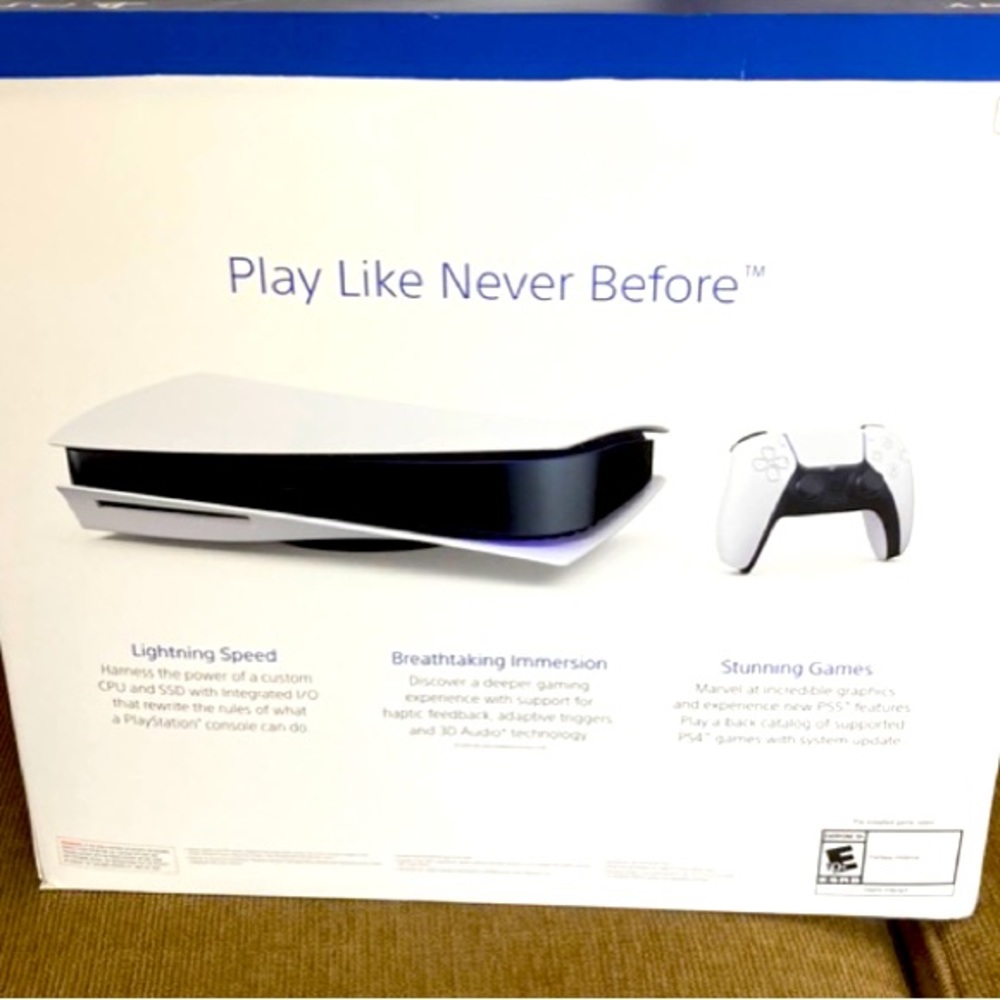 PS 5 game system, includes extra controller,games